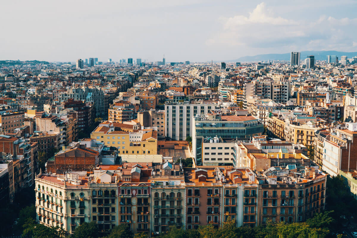 Bird's eye view of an Eixample city block with chamfered corners, featured on architecture tour Eixample-Modernisme